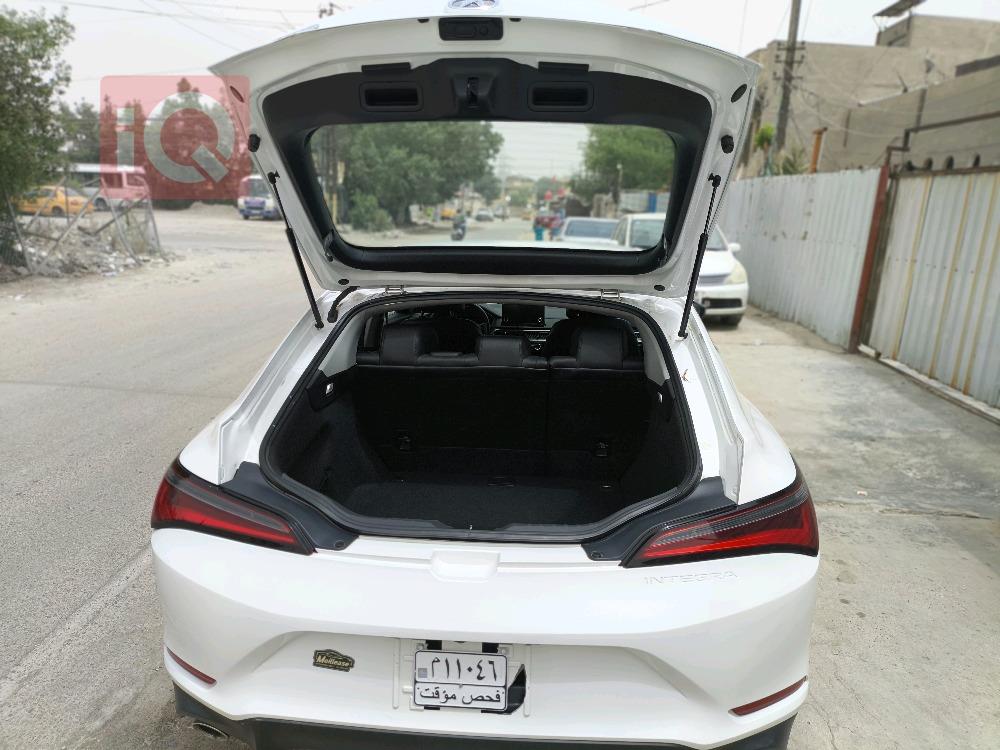 ئاکورا ئینتێگرا